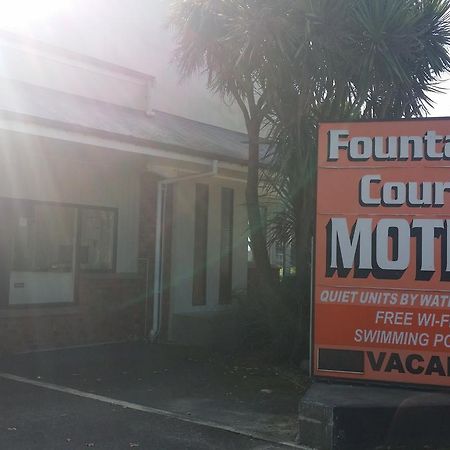 تاورانجا Fountain Court Motel المظهر الخارجي الصورة
