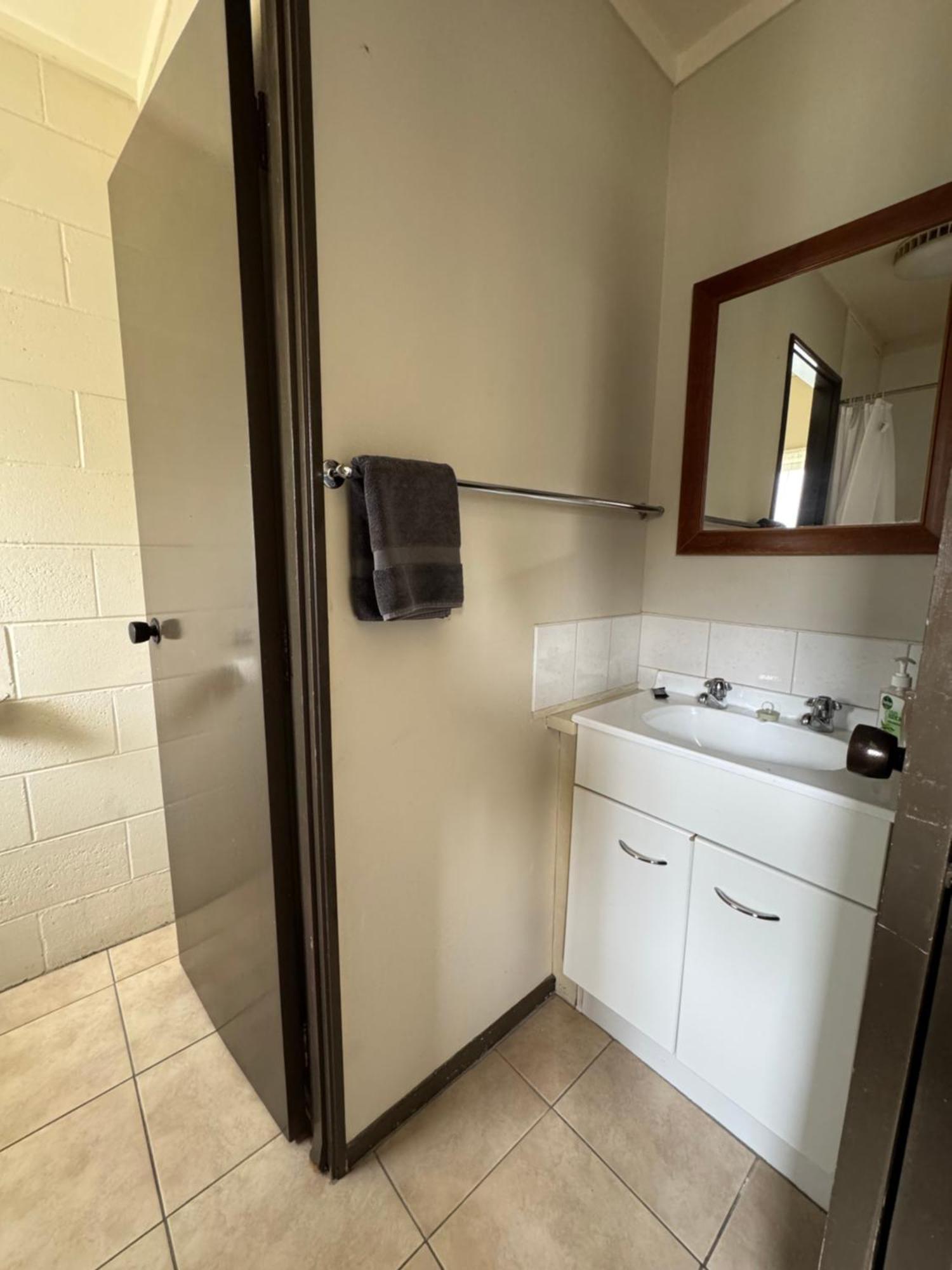 تاورانجا Fountain Court Motel المظهر الخارجي الصورة