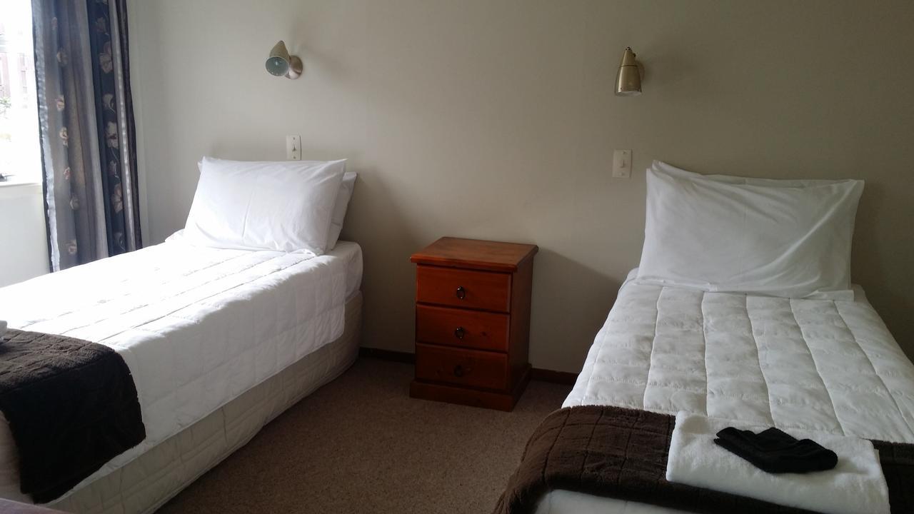تاورانجا Fountain Court Motel المظهر الخارجي الصورة