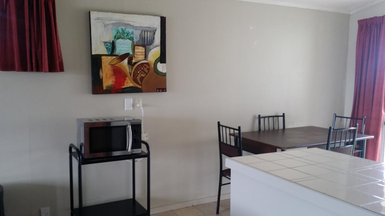 تاورانجا Fountain Court Motel المظهر الخارجي الصورة