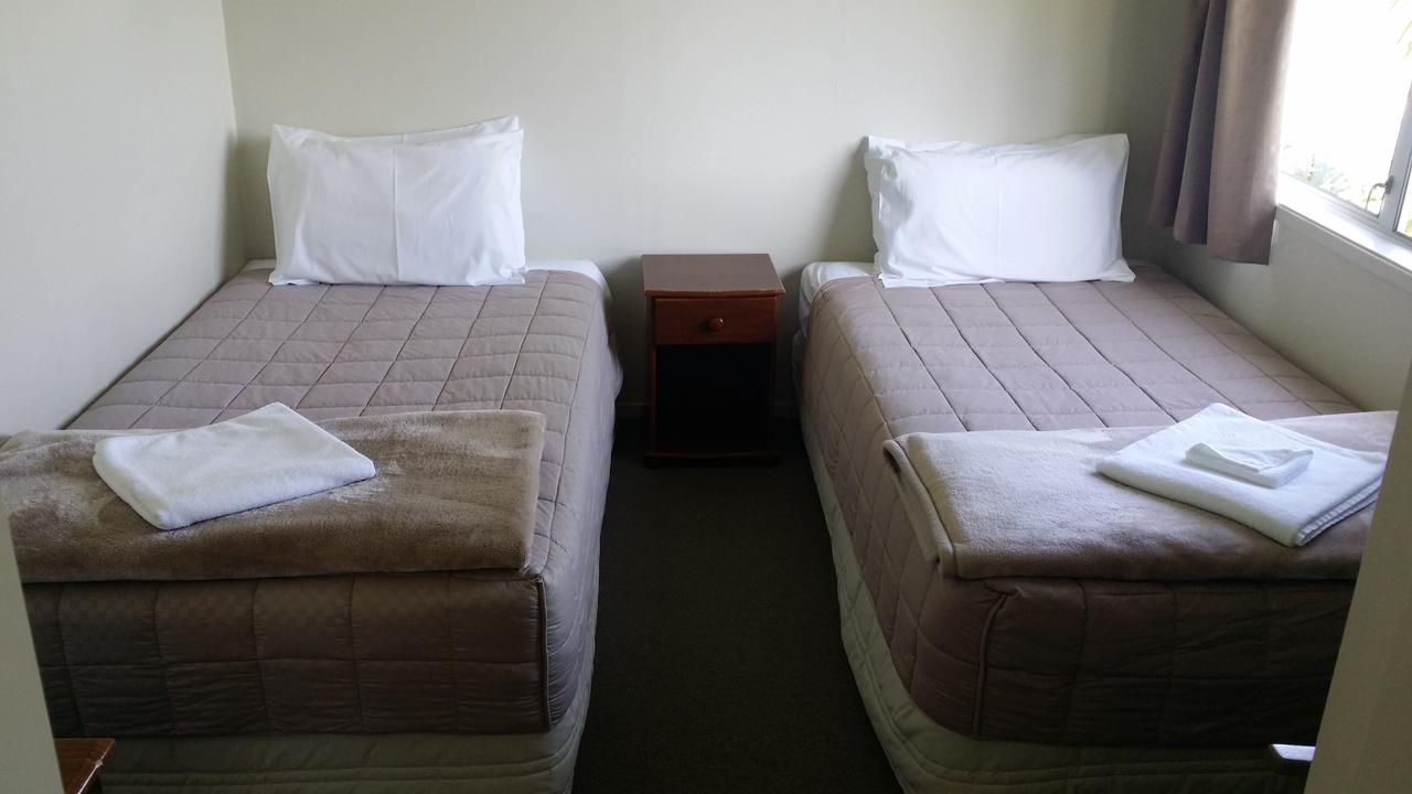 تاورانجا Fountain Court Motel المظهر الخارجي الصورة