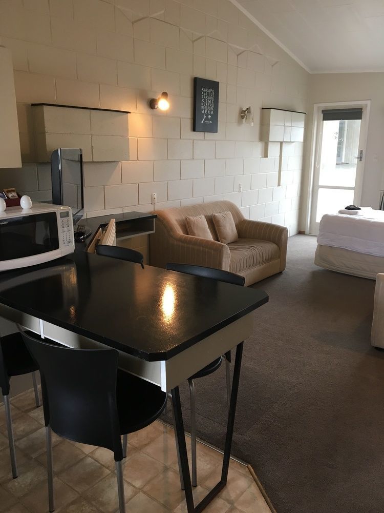تاورانجا Fountain Court Motel المظهر الخارجي الصورة