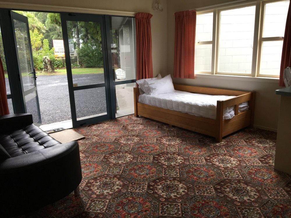 تاورانجا Fountain Court Motel المظهر الخارجي الصورة